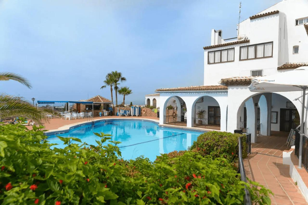 Right By The Pool Area In Capistrano Village! Nerja Dış mekan fotoğraf