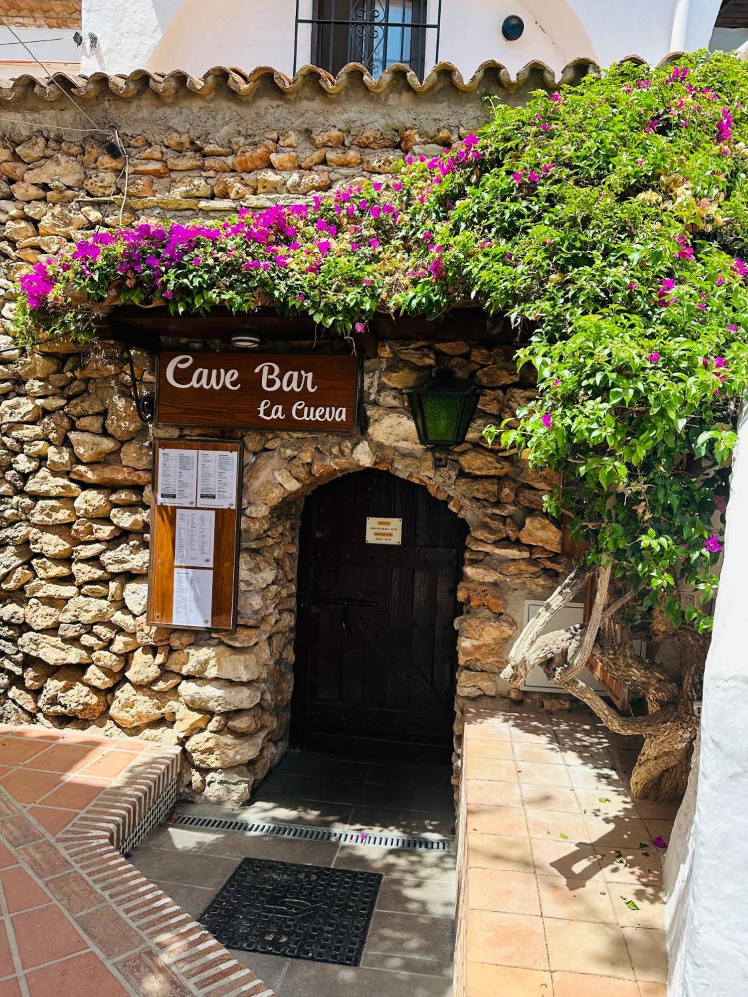 Right By The Pool Area In Capistrano Village! Nerja Dış mekan fotoğraf