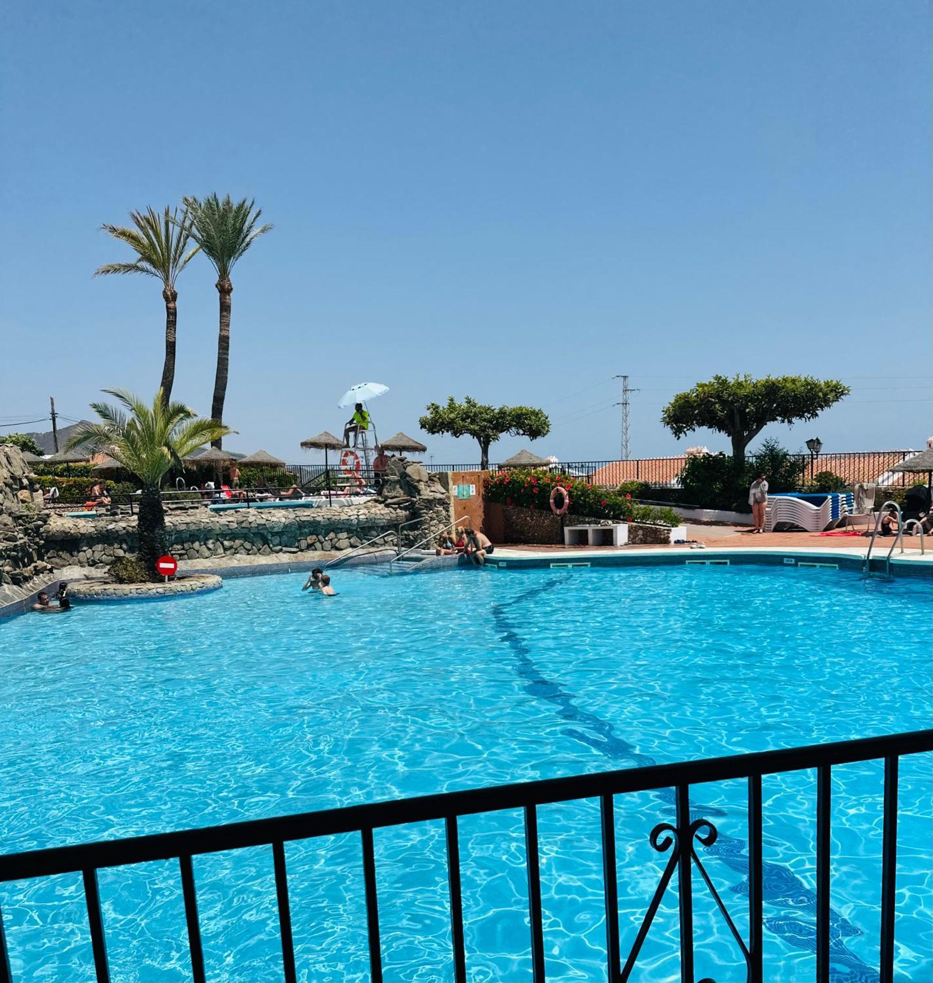 Right By The Pool Area In Capistrano Village! Nerja Dış mekan fotoğraf